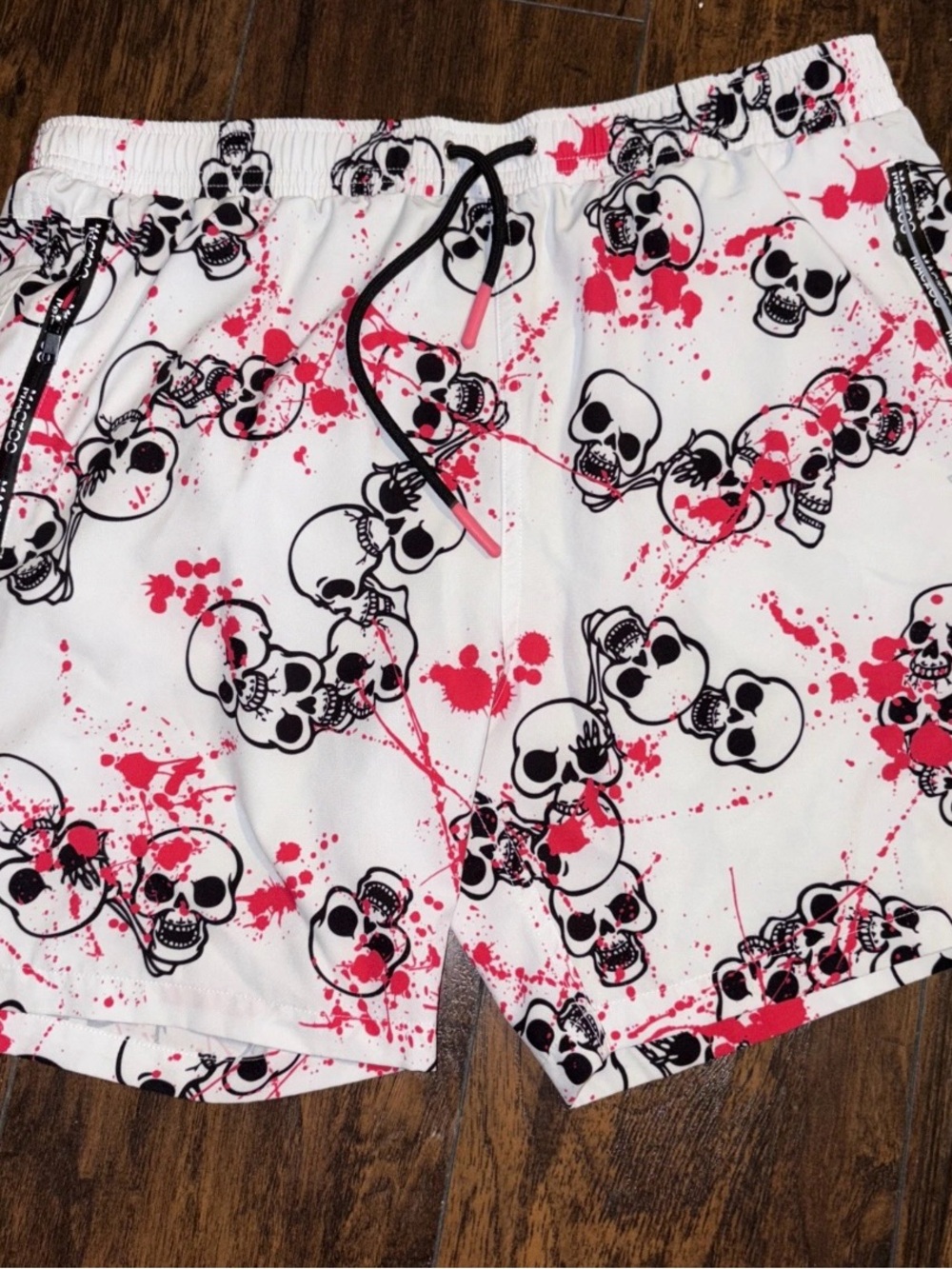 Maceoo swim lion Men's White Skull Print Swim/Beach Shorts with Pink Accent